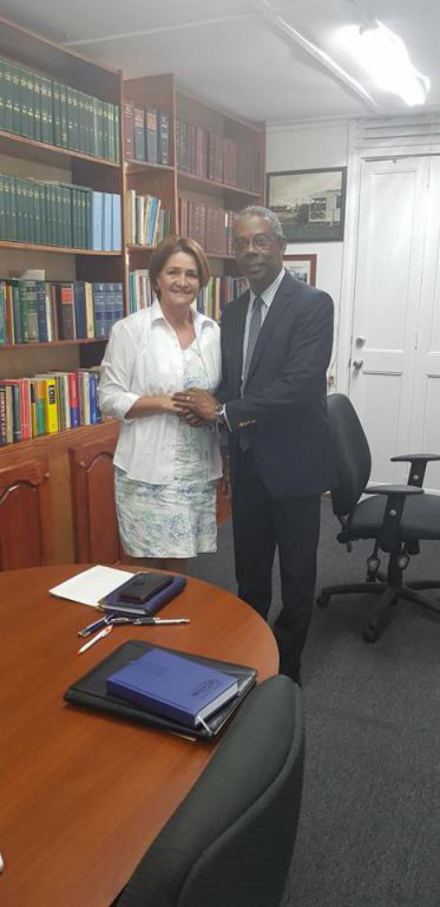 Intercambio con lider politico del UPP, Harold Lovell