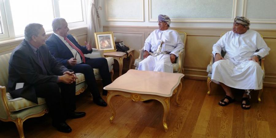 Northern Africa and Middle East Director, Hector Igarza, and Cuban Ambassador Orlando Requeijo meet Omani Minister of Health