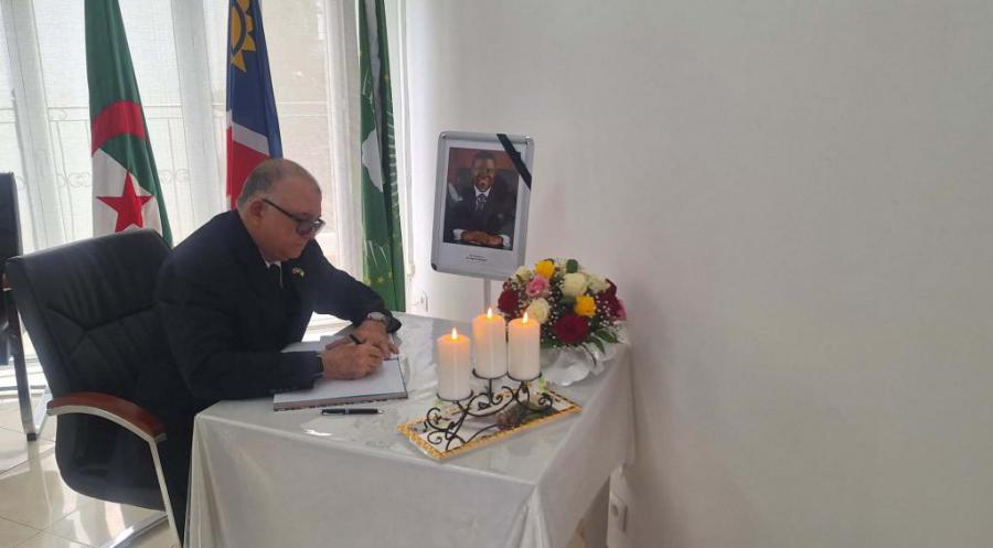 Firma Libro Condolencias Namibia