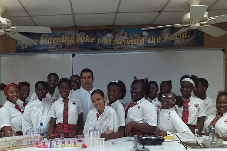 Cuban aid workers highlight Fidel Castro's legacy in the Bahamas