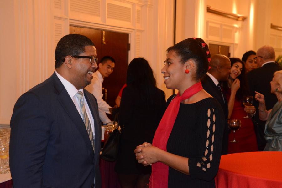 Ambassador of Cuba denounces the effects of the US blockade during exchange with Deputy Prime Minister of The Bahamas