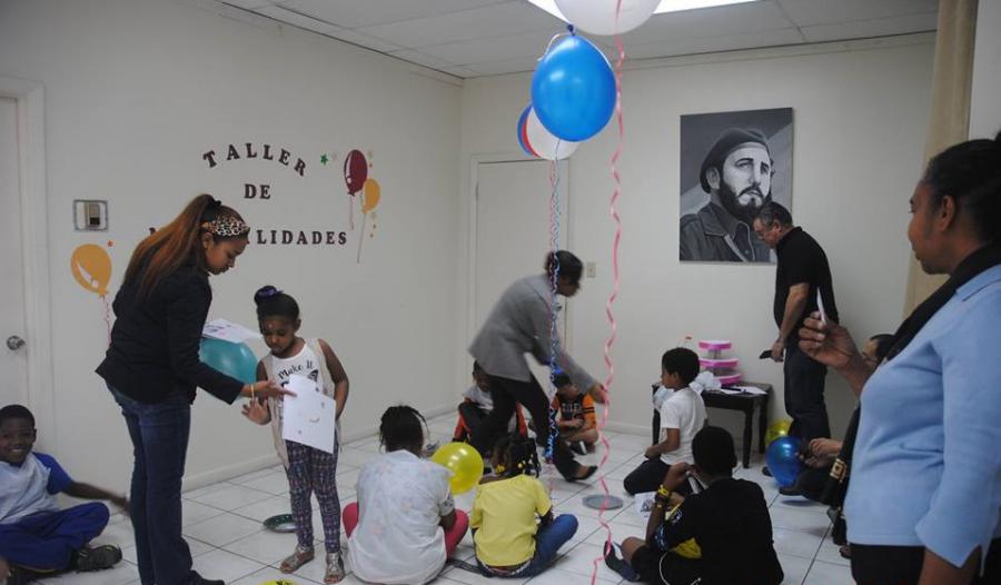 Se celebra en Las Bahamas taller de manualidades para niños con motivo del 10mo Aniversario de la Asociación de Cubanos Residentes