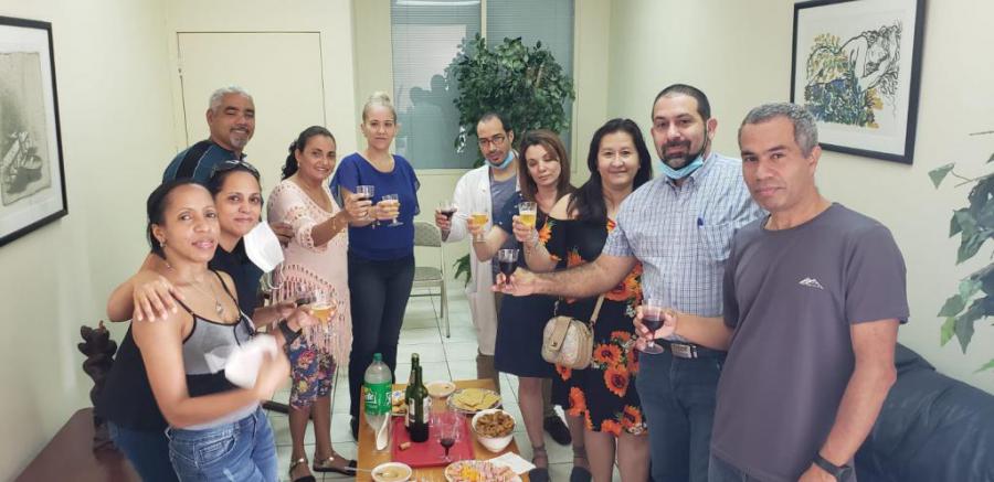 La Embajada de Cuba en Bahamas felicita a los farmacéuticos cubanos