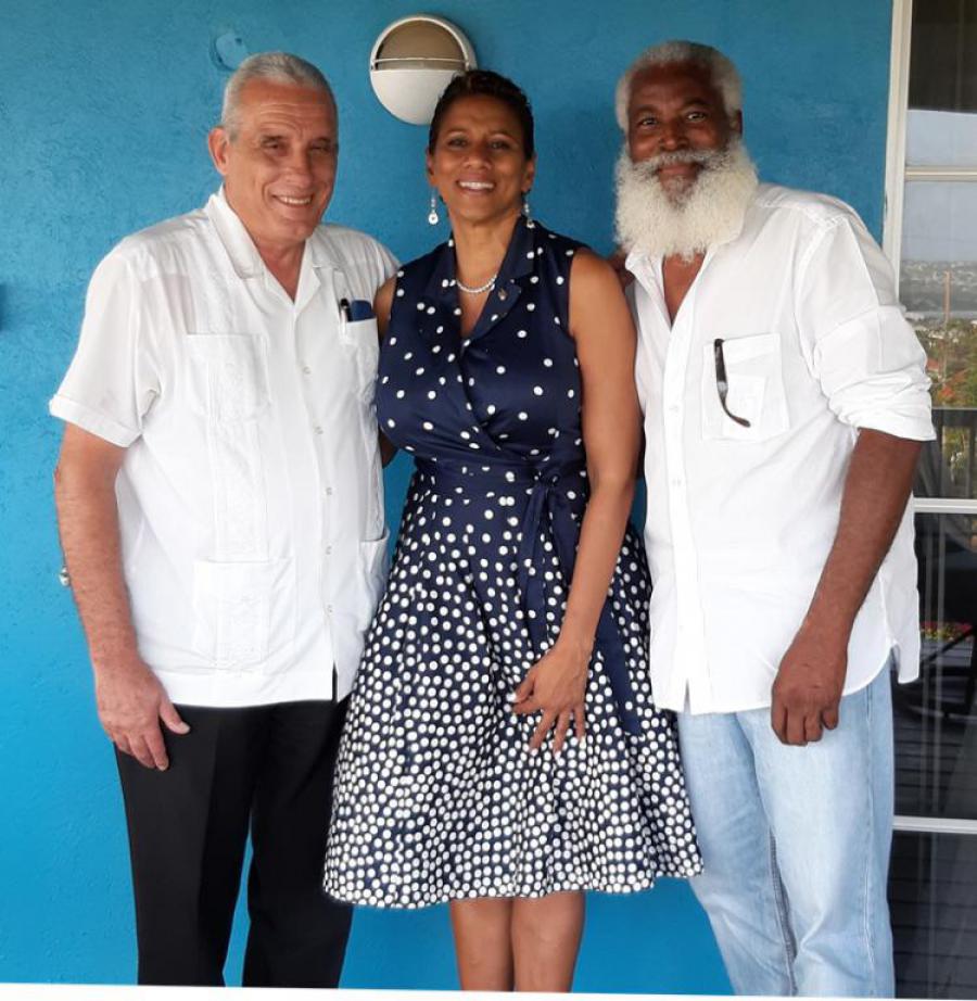 La Directora del Centro Latinoamericano y Caribeño de la UWi visita la Embajada de Cuba