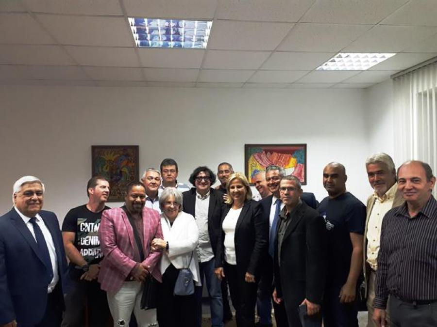 Encuentro de la Viceministra del MINREX Ana Teresita González Fraga con cubanos residentes en Belarús