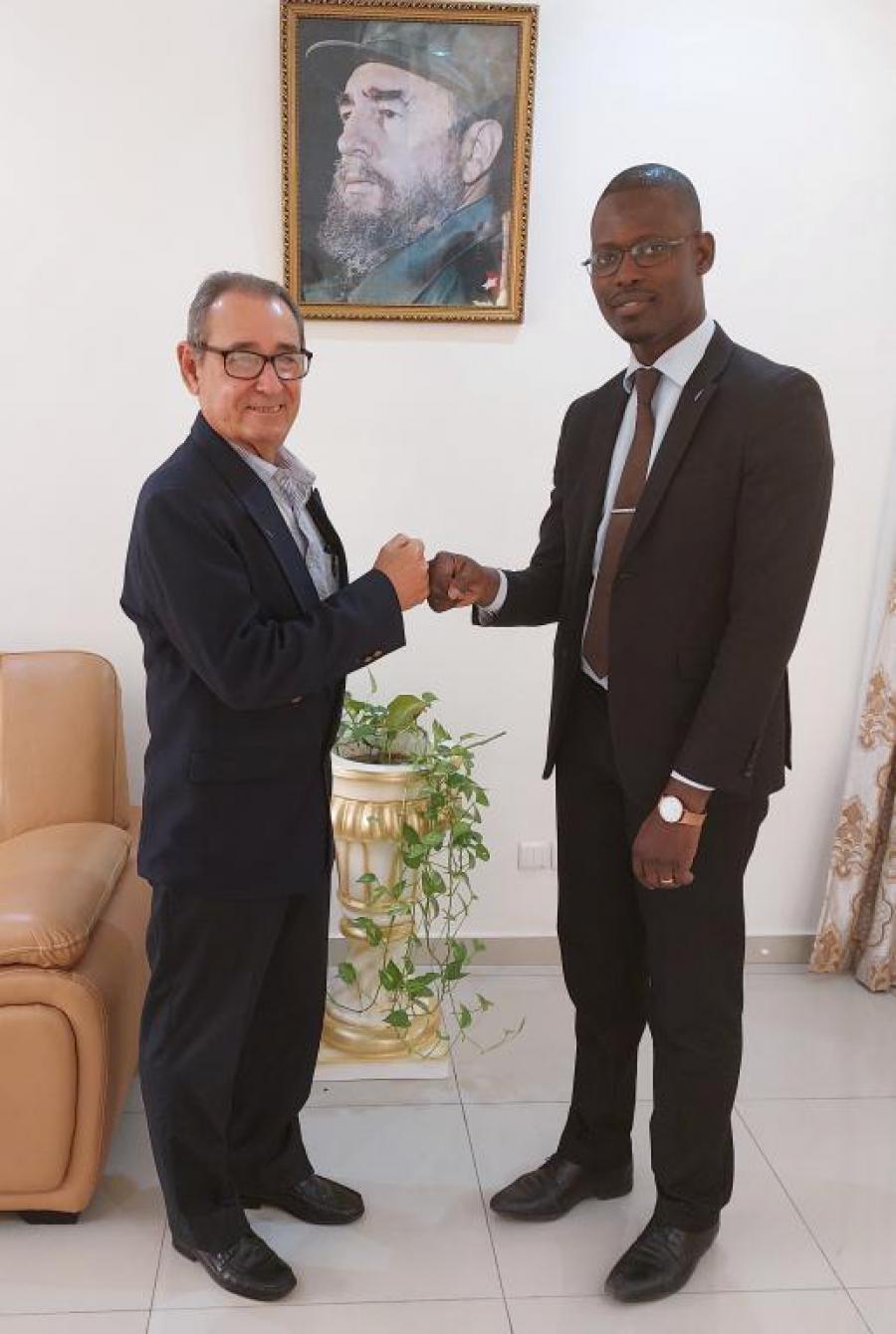 Encargado de Negocios de Cuba en Benin se reúne con el Jefe de la Oficina de Enlace del Ministerio de Relaciones Exteriores de Togo.