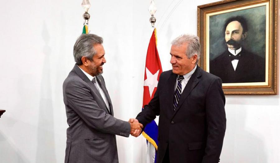 O Governador do Ceara visita a Embaxaida de Cuba.
