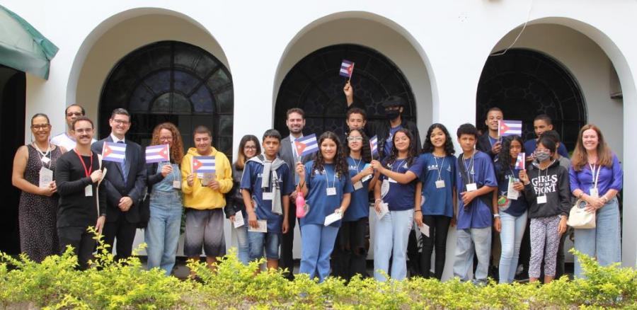 La Embajada de Cuba participa del programa Embajadas de Puertas Abiertas para visitas estudiantiles