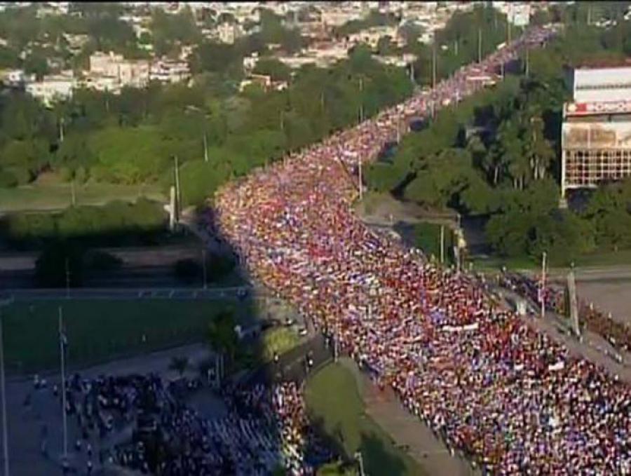 Las palabras del Comandante en Jefe de la Revolución Cubana en abril pasado en el 7mo. Congreso del Partido, se hicieron realidad en la Revista Militar y marcha del pueblo combatiente por el 60 aniversario de la heroica sublevación en Santiago de Cuba y del Desembarco de los expedicionarios del Granma, Día de las Fuerzas Armadas Revolucionarias, en homenaje a Fidel y a nuestra juventud