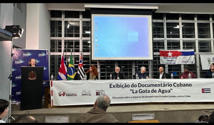 Abogan por el fin del bloqueo impuesto a Cuba en el auditorio Franco Montoro de la Asamblea Legislativa de São Paulo, ALESP.