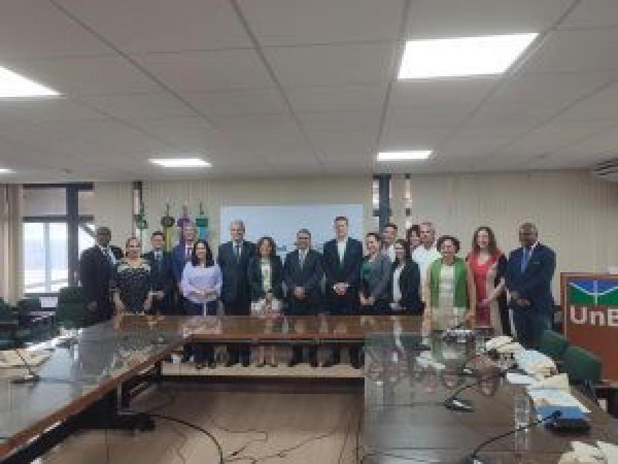 Visita el Ministro de Educación Superior de Cuba la Universidad de Brasilia