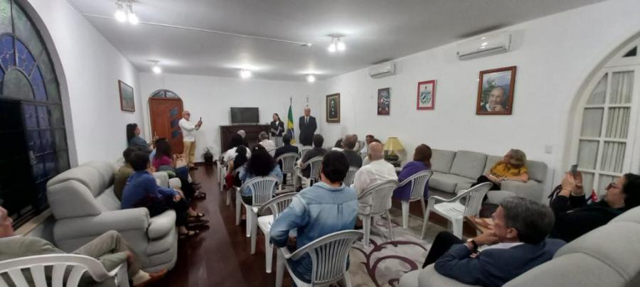 Homenaje a Tirso Saenz en la Embajada de Cuba en Brasil.