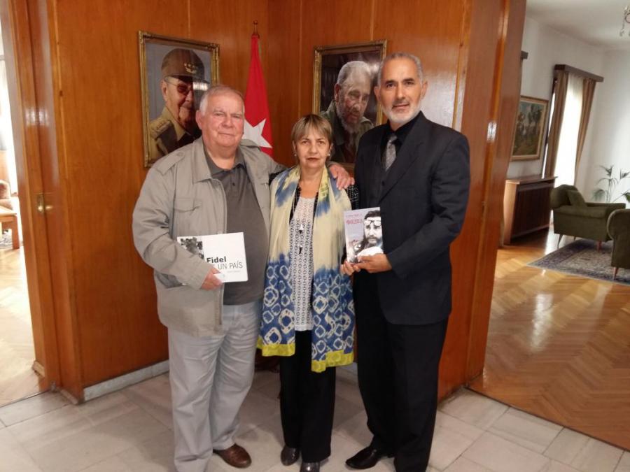 Catedrático búlgaro, colaborador de "Le Monde diplomatique", ratifica su solidaridad con Cuba.