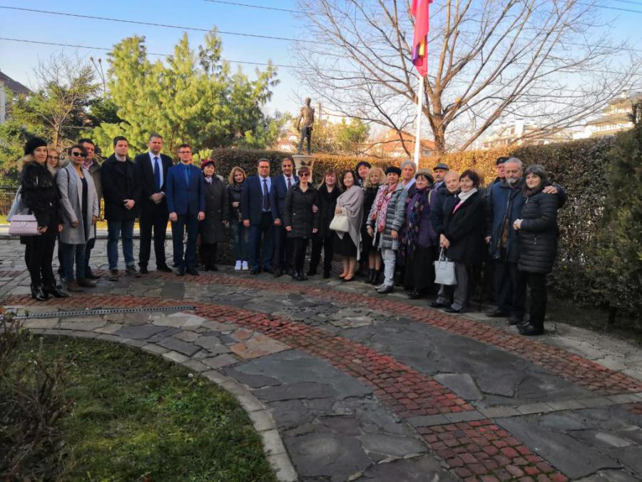 Rinden en Bulgaria homenaje a Simón Bolívar; el Libertador de América. 