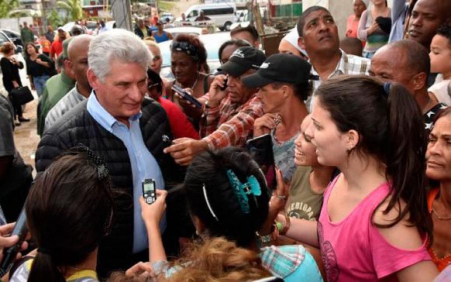 Dijeron los que mienten – siempre mienten- que a Díaz Canel lo abuchearon en Regla. La «prueba» era el vídeo que alguien tomó desde un celular, mientras la comitiva del Presidente se retiraba de uno de los sitios más afectados por el reciente tornado en el municipio Regla.