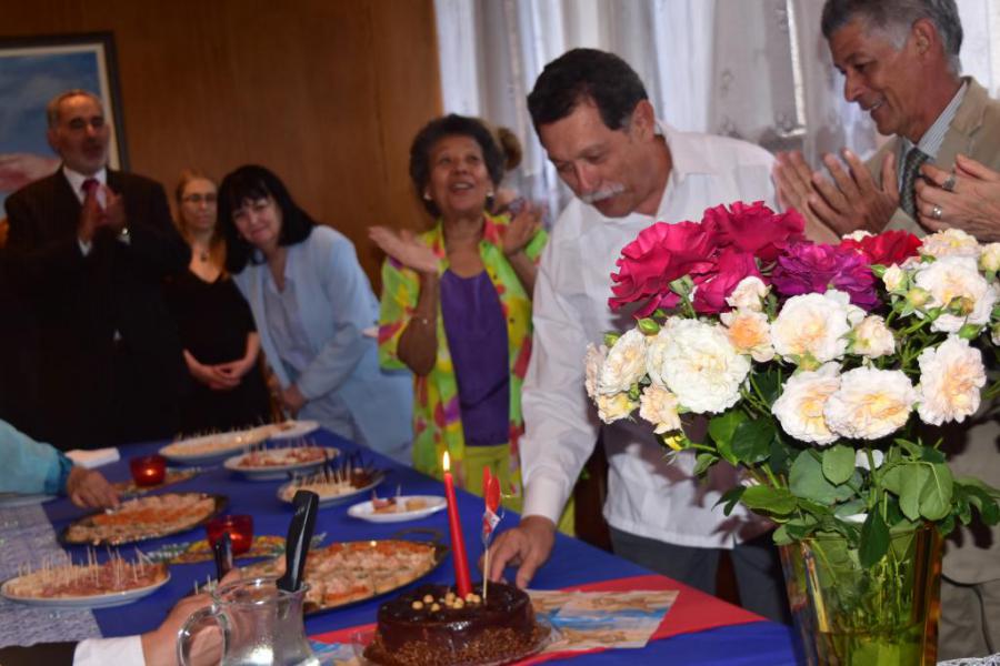 Cubanos residentes en Bulgaria saludan el 60 Aniversario de Prensa Latina