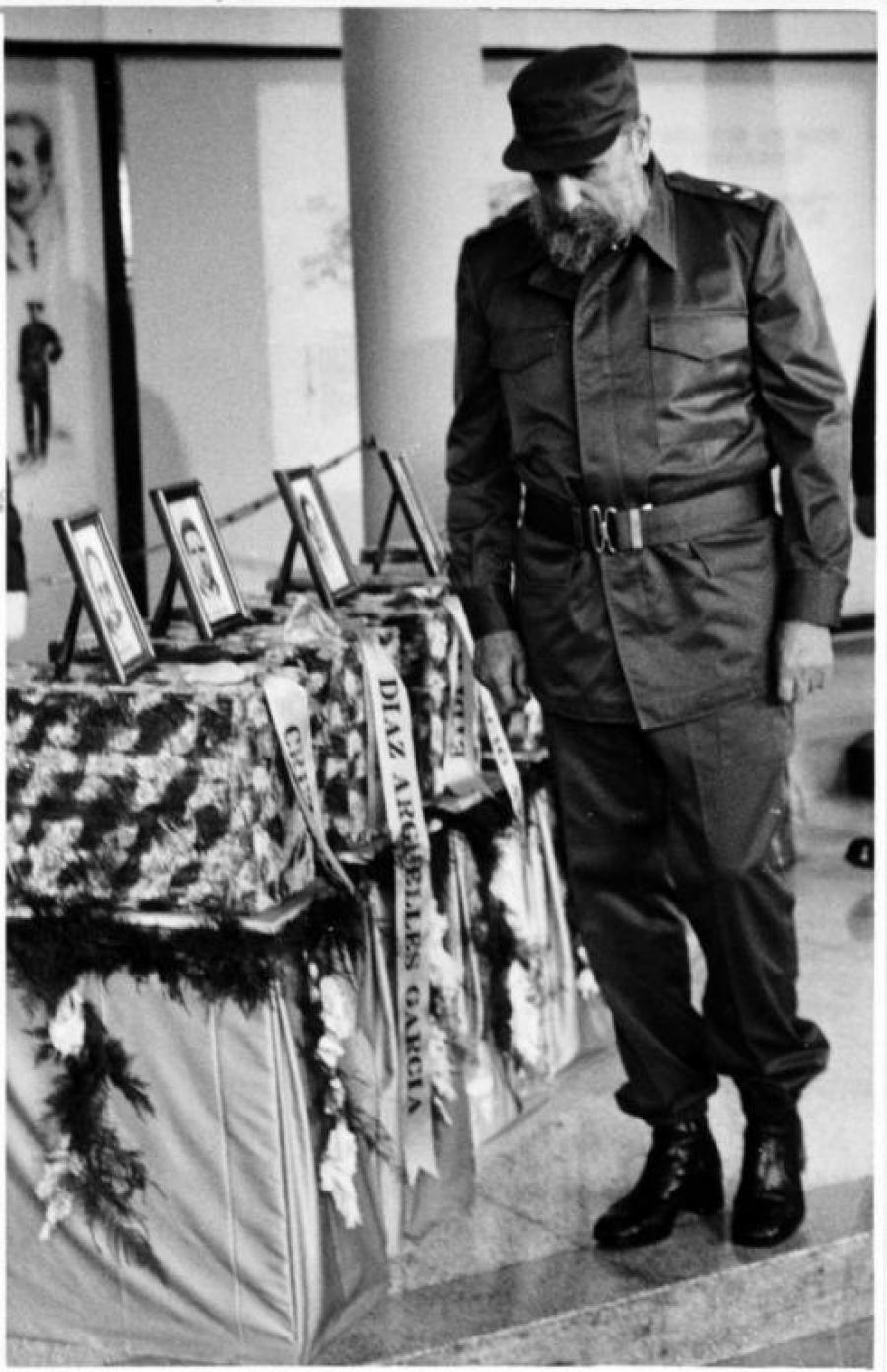 Operación Tributo: honor a los que descansan en brazos de la patria agradecida.