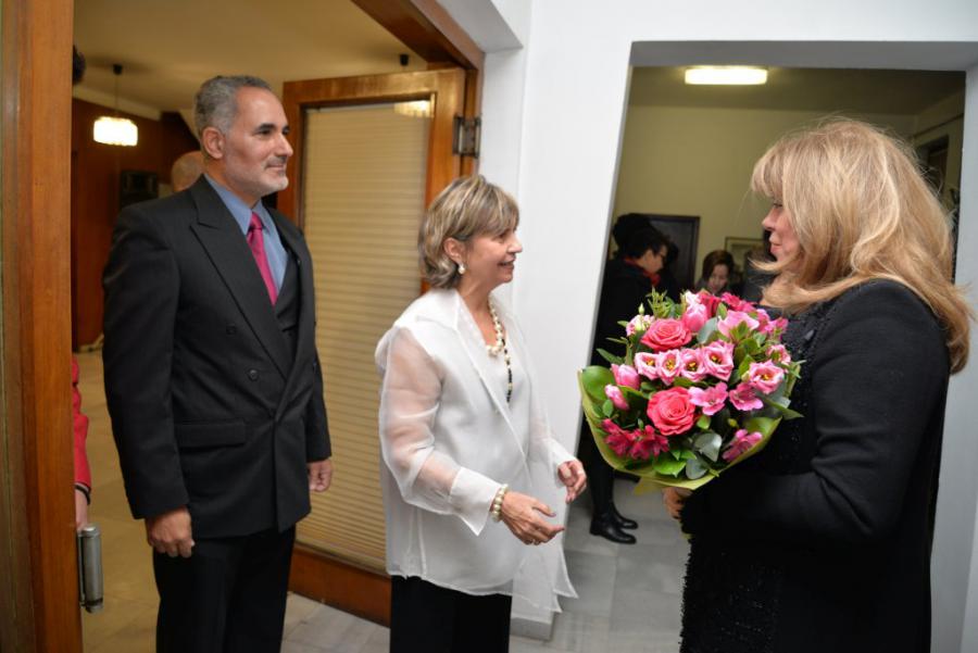 En la tarde del jueves 24 de enero, la  Vicepresidenta de la República de Bulgaria, Excelentísima Señora, Iliana Iotová, asistió a la Recepción por el 60 Aniversario del Triunfo de la Revolución cubana, celebrada en la sede diplomática cubana en la capital búlgara.