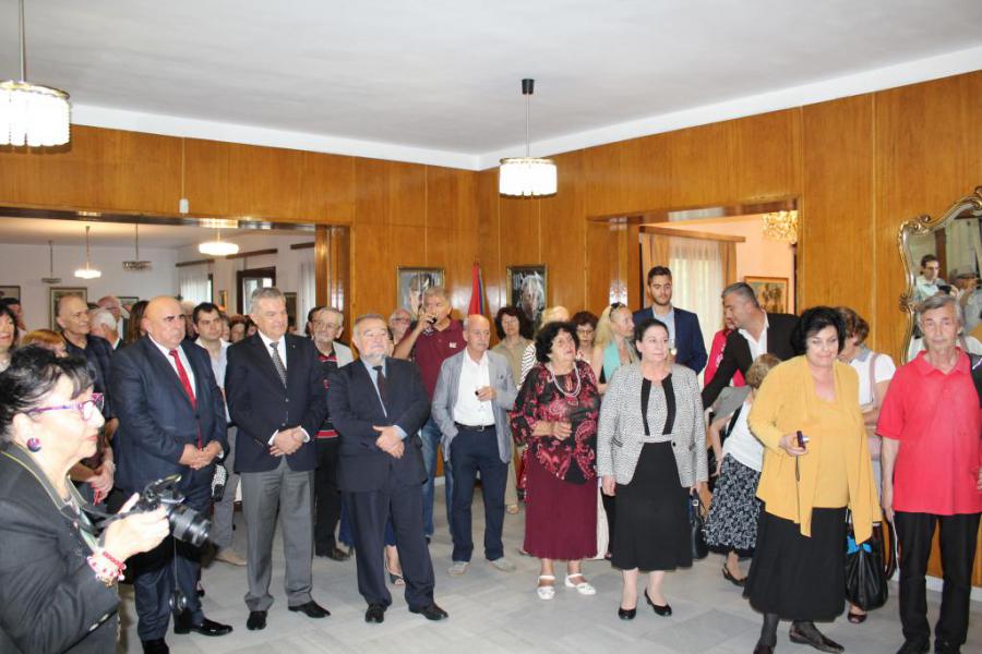 Пренса Латина прожектира премиера на юбилеен документален филм в България.