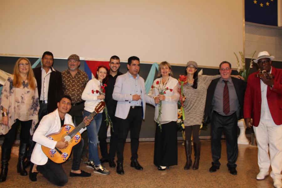 Кубинците, пребиваващи в България, празнуват 500-годишнината на Хавана. Кубинците, пребиваващи в България, празнуват 500-годишнината на Хавана.