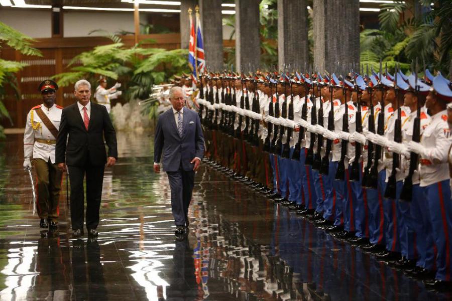 Recibe presidente cubano Miguel Díaz-Canel al heredero de la corona británica.