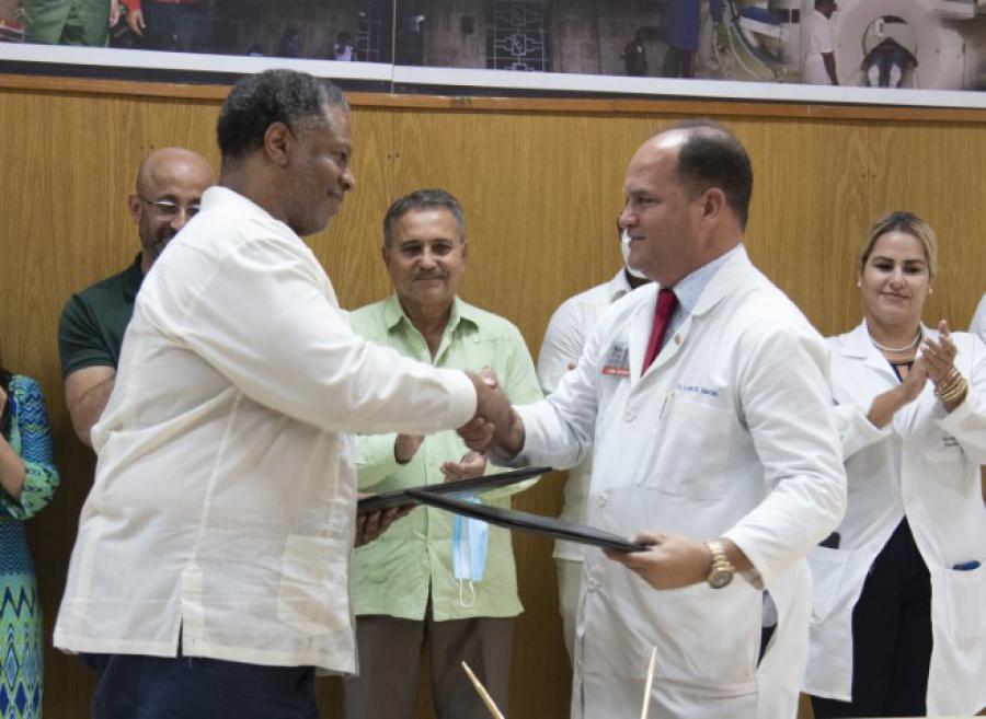 Cuba - États-Unis: Lutter contre le cancer sans distinction politique, manifeste un expert nord-américain
