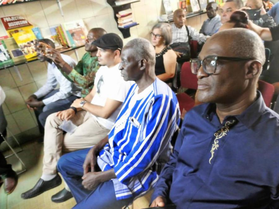 Inicia la Misión Estatal de Cuba en Burkina Faso, jornada de homenaje a Fidel Castro.