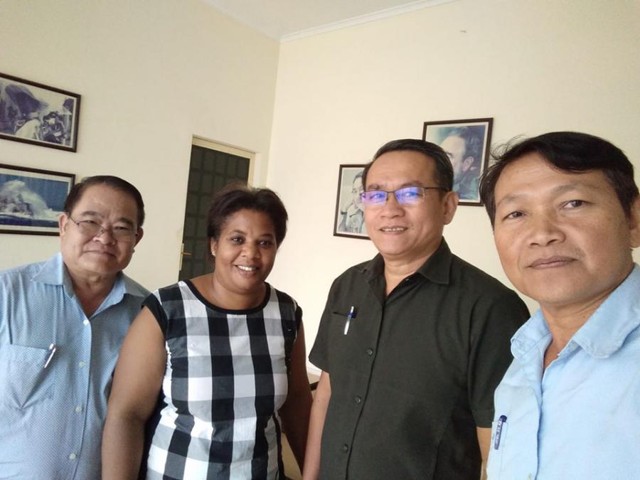 graduados cambodianos en Cuba