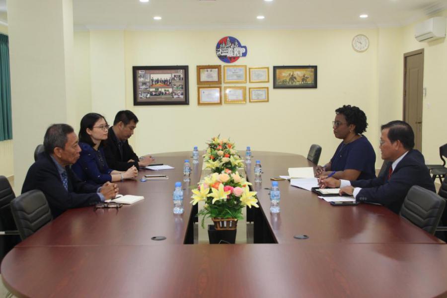 Presentan en Cambodia informe sobre daños de bloqueo de EEUU a Cuba