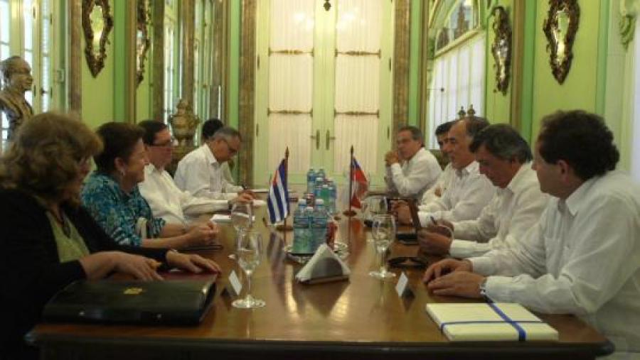 Delegación Congreso Chile es recibida por Canciller Cubano