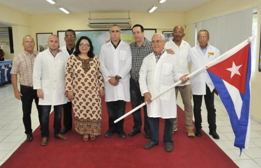 Llega a Venezuela brigada de médicos cubanos para contribuir al enfrentamiento de la Covid-19