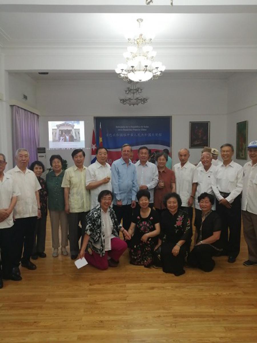 Chinos graduados en Cuba patentizan su condena al bloqueo y solidaridad con la mayor de las Antillas 