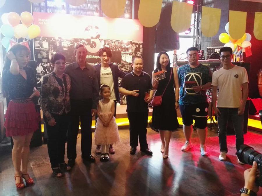 Club de Salsa chino se solidariza con Cuba en su lucha contra el bloqueo