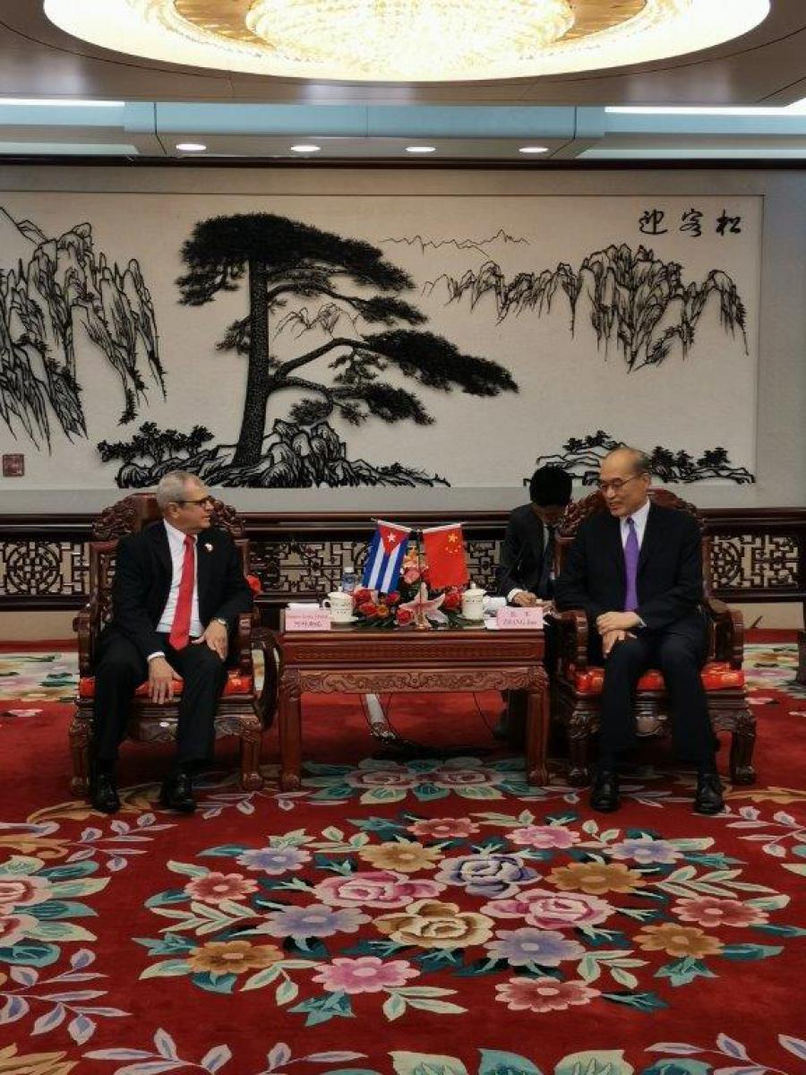 Concluye exitosa visita a China del Secretario del Consejo de Estado con fraternal encuentro con Fiscal General de este país.