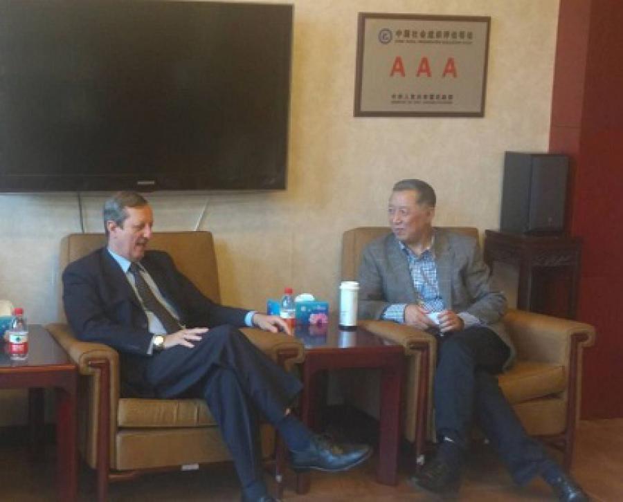 Sostiene Embajador cubano fructífero encuentro con Director General del Instituto de Estudios Americanos de la Academia China de Ciencias Sociales 