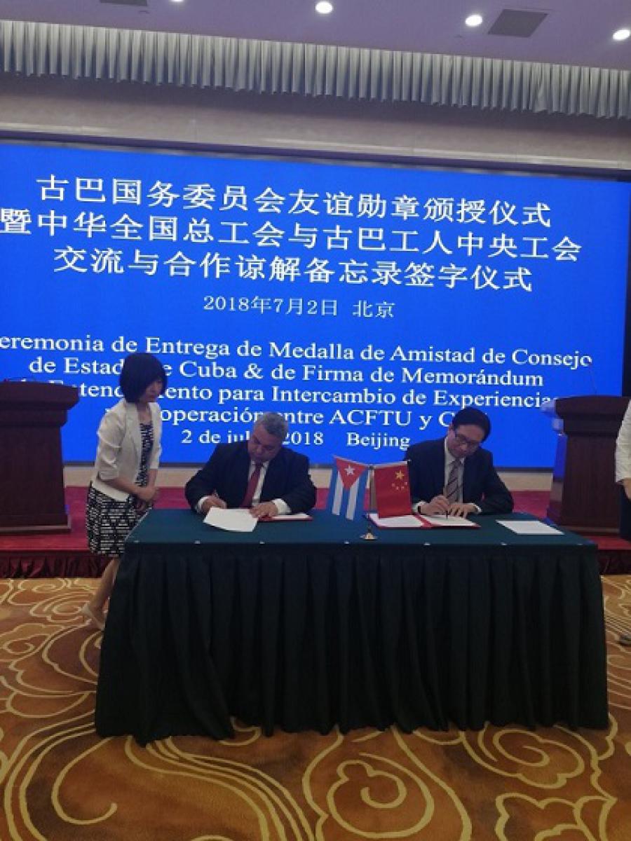Fortalecen Central de Trabajadores de Cuba y Federación de Sindicatos de toda China lazos históricos de hermandad y cooperación. 