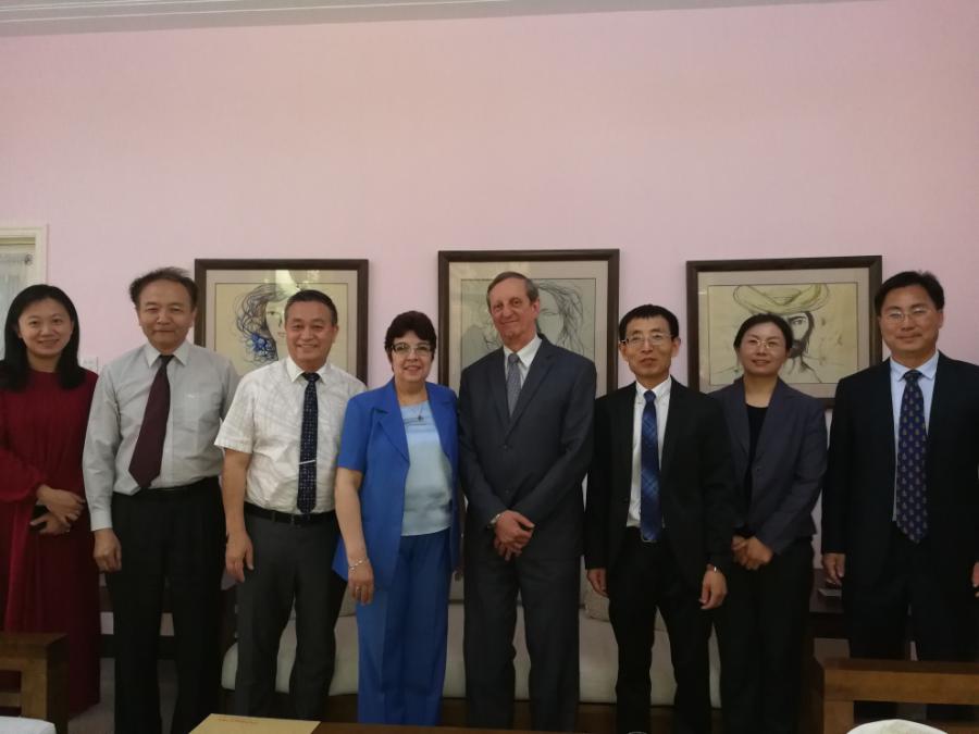 Embajada de cuba en China fortalece sus vínculos con académicos chinos.