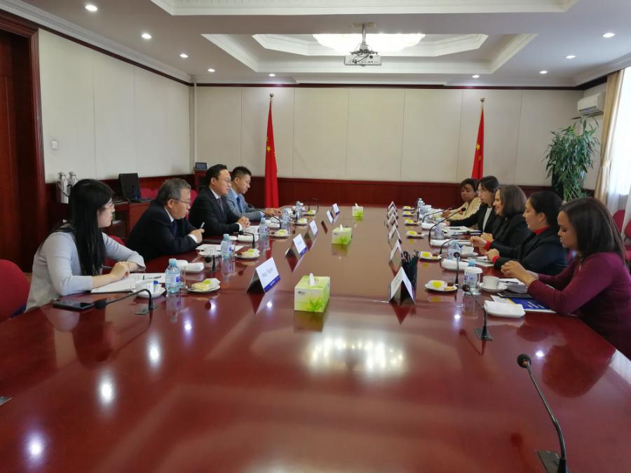 Estrechan relaciones de cooperación la Escuela Superior de Cuadros del Estado y del Gobierno de Cuba y el Centro de Investigación para el Desarrollo del Consejo de Estado de China
