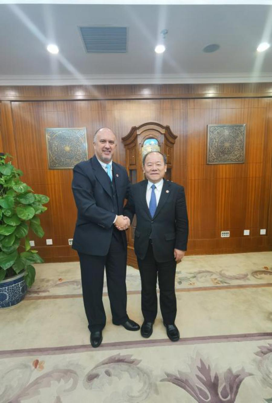 Resalta Vicepresidente de la Comisión Nacional de Desarrollo y Reforma china perspectivas de la cooperación con Cuba
