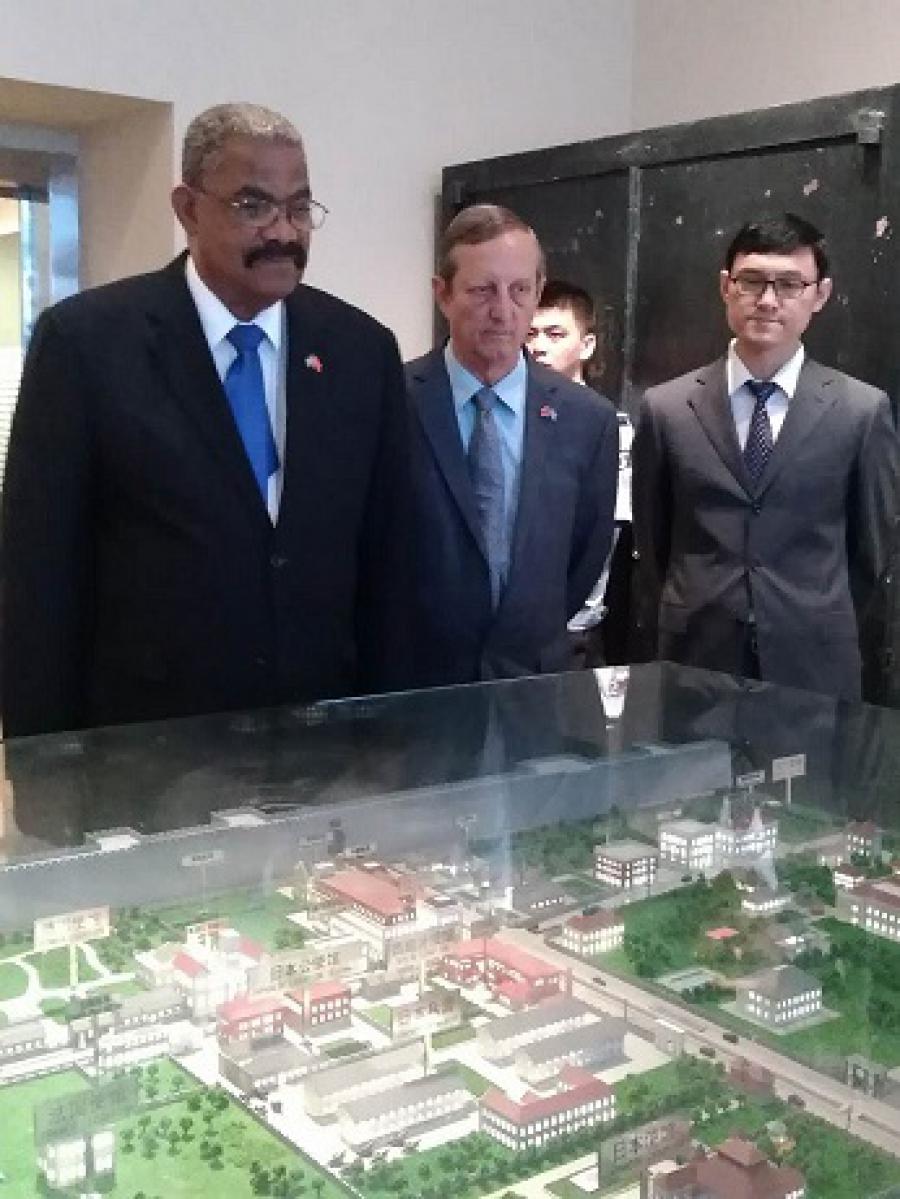 Inicia visita oficial a China el Presidente del Tribunal Supremo Popular Rubén Remigio Ferro.