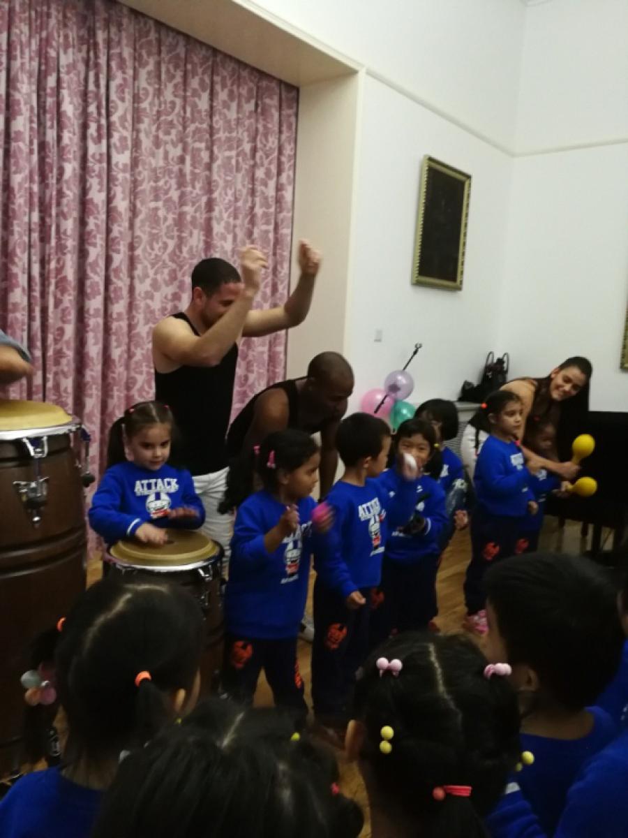 Junto a niños chinos, la Embajada de Cuba en China continúa su Jornada de la Cultura Cubana