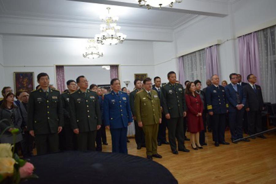 Celebran en Embajada de Cuba en China 61 Aniversario del desembarco del Granma y Día de las FAR.
