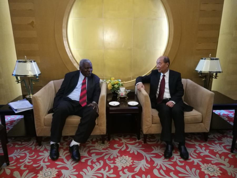 Presidente del Parlamento cubano arriba a China en visita oficial.