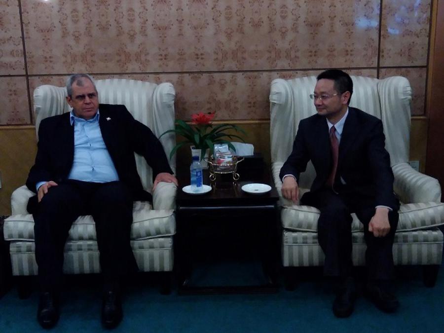 国务委员会秘书奥梅罗·阿科斯塔开始对中国的工作访问