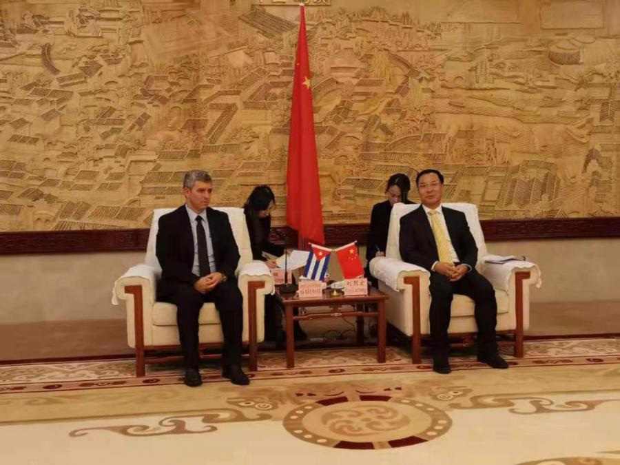 Sostiene Ministro de Comunicaciones de Cuba fructífero encuentro con Viceministro de la Administración del Ciberespacio de China. 