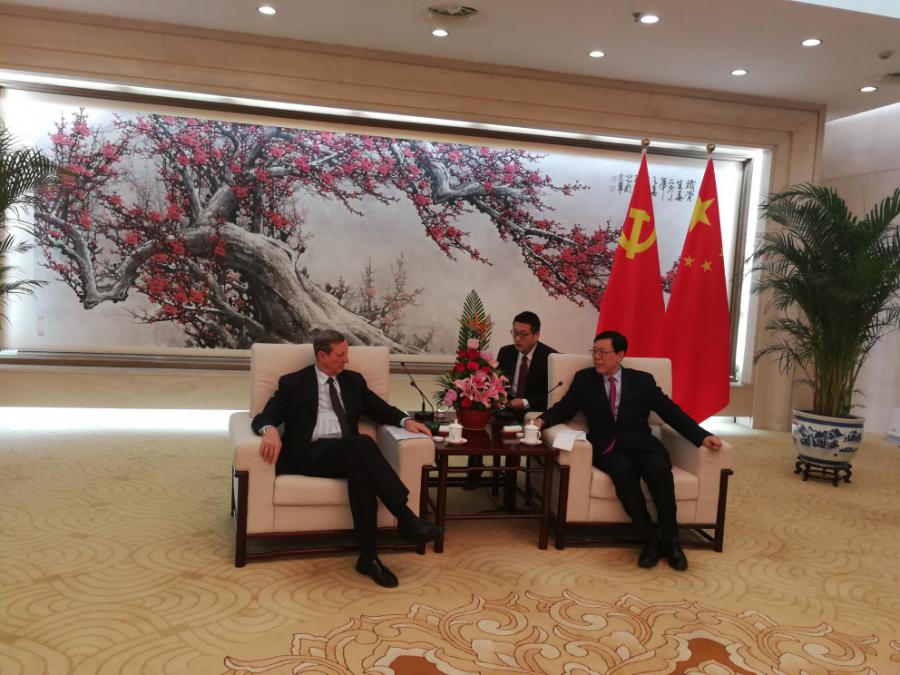 Vicejefe del Departamento Internacional del Comité Central del Partido Comunista de China recibe a Embajador cubano en China