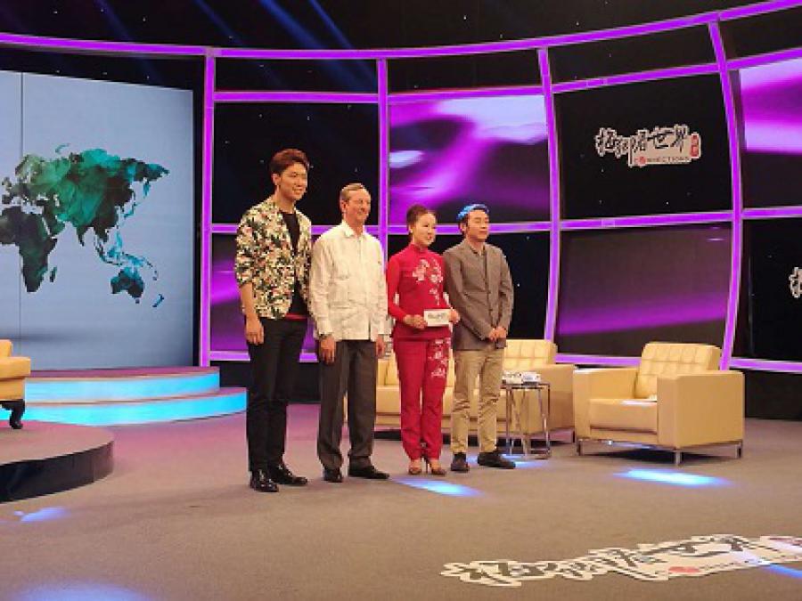 Ofrece Embajador cubano entrevista televisiva en China sobre cultura y turismo.