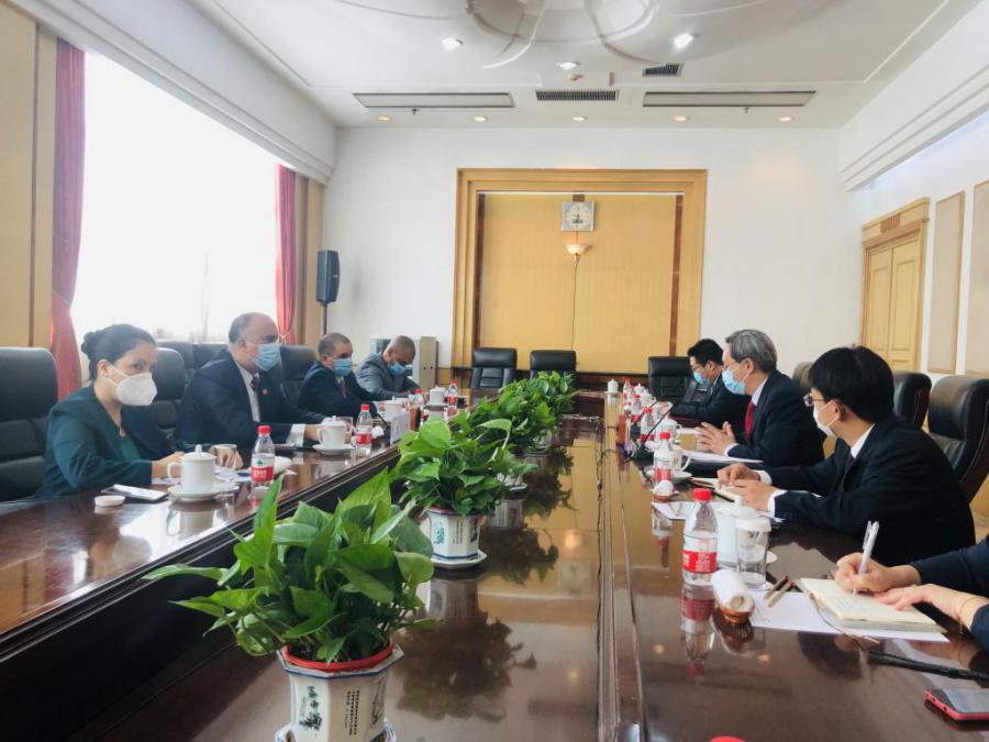 Resaltan Cuba y China relevancia del intercambio partidista en las relaciones bilaterales