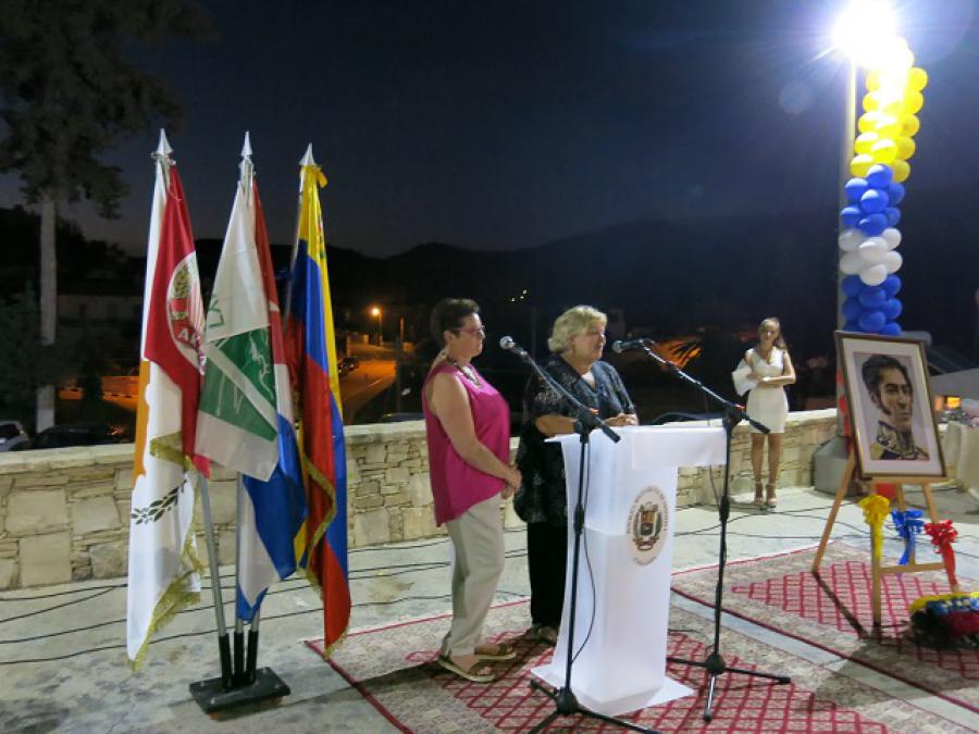 FRATERNAL ENCUENTRO DE ALEIDA GUEVARA CON CUBANOS Y LATINOAMERICANOS EN CHIPRE.