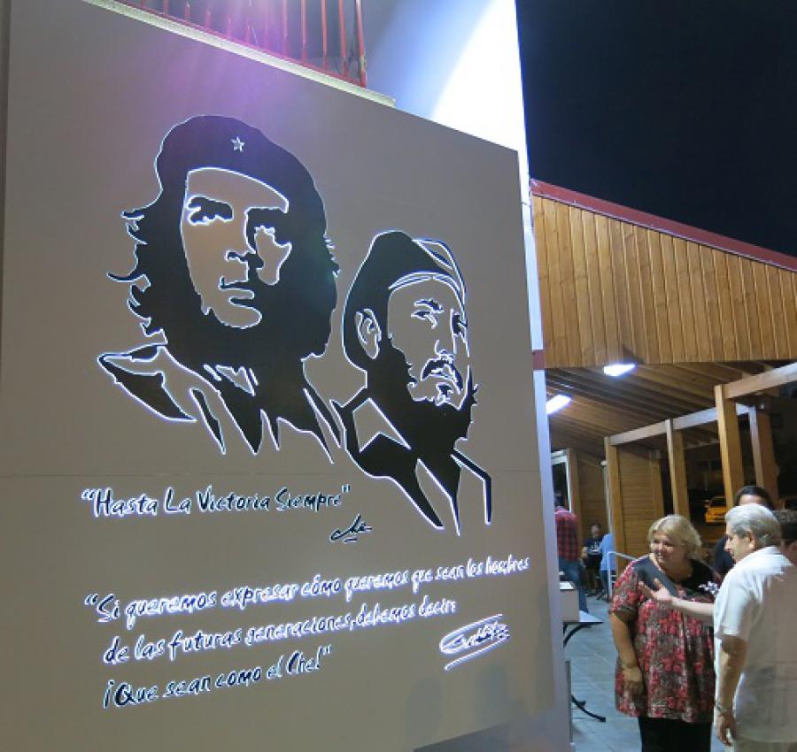INAUGURAN EN CHIPRE MONUMENTO DEDICADO A FIDEL Y AL CHE